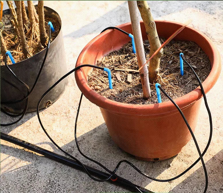农业滴灌压力补偿式PC滴头器水2L/4L/8L箭头式滴头套件